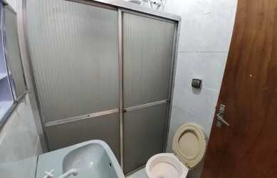 Imagem: A casae possui 1 Dormitório, 1 Banheiro está localizado em