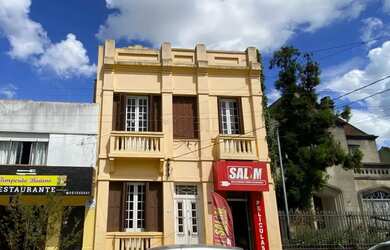 Imagem: A casa possui 3 Dormitórios, 3 Banheiros e 638m² de Área