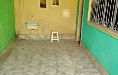 Imagem: A casa possui 1 Dormitório, 1 Banheiro, 2 Vagas na garagem