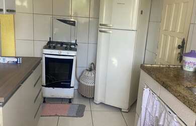 Imagem: A casa possui 2 Dormitórios, 2 Banheiros, 3 Vagas na garagem