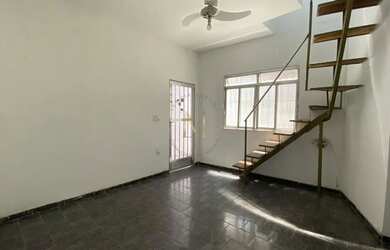 Imagem: A casa possui 3 Dormitórios, 1 Banheiro e 80m² de Área e