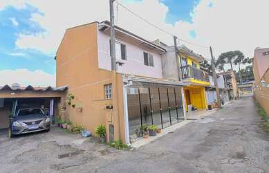 Imagem: A casa possui 3 Dormitórios, 3 Banheiros, 1 Vaga na garagem