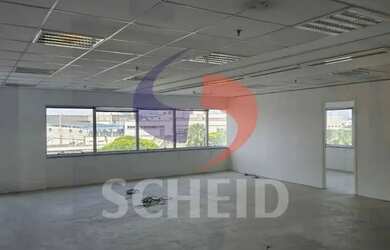 Imagem: O depósito possui 5 Vagas na garagem, 241m² de Área e está