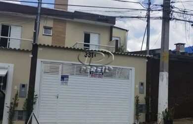 Imagem: A casa possui 3 Dormitórios, 1 Banheiro, 2 Vagas na garagem