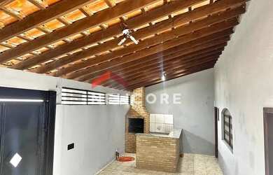 Imagem: A casa possui 4 Dormitórios, 4 Banheiros, 4 Vagas na garagem