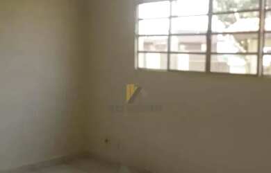 Imagem: O apartamento possui 3 Dormitórios, 1 Banheiro, 1 Vaga na garagem