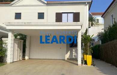 Imagem: A casa em condomínio possui 3 Dormitórios, 3 Banheiros, 2