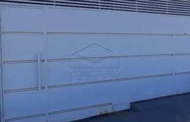 Imagem: A casa possui 2 Dormitórios, 1 Banheiro, 2 Vagas na garagem