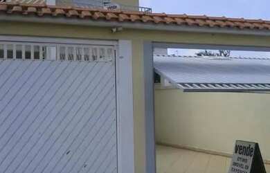 Imagem: A casa possui 4 Dormitórios, 4 Banheiros, 4 Vagas na garagem