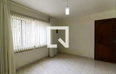 Imagem: A casa possui 4 Dormitórios, 4 Banheiros, 3 Vagas na garagem