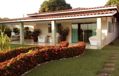 Imagem: A casa em condomínio possui 4 Dormitórios, 5 Banheiros, 2