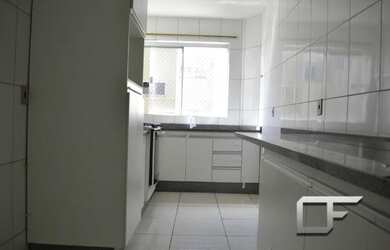 Imagem: O apartamento possui 3 Dormitórios, 1 Banheiro, 1 Vaga na garagem