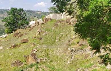 Imagem: O terreno possui 1.972m² de Área e está localizado em Pinheiro