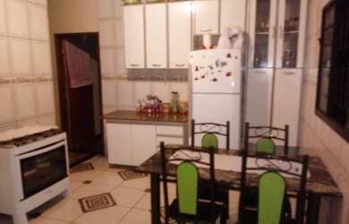 Imagem 3: Casa top. Varanda, 1.360m² de Área, 4 Vagas na garageme3 Dormitórios