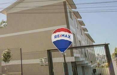 Imagem: A casa possui 2 Dormitórios, 1 Banheiro, 2 Vagas na garagem