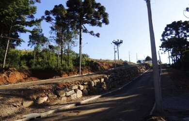 Imagem: O terreno possui 450m² de Área, Imóvel novo e está localizado