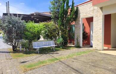 Imagem: A casa em condomínio possui 3 Dormitórios, 3 Banheiros, 4