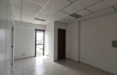 Imagem 4: Sala para alugar por R$ 750.00, 28.54 m2 - CENTRO - JOINVILLE/SC