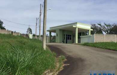 Imagem: O terreno possui 381m² de Área e está localizado em Chácaras