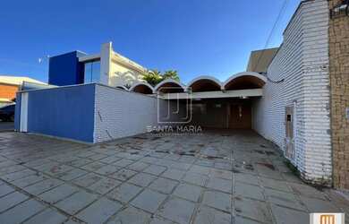 Imagem: O depósito possui 4 Vagas na garagem, 308m² de Área e está