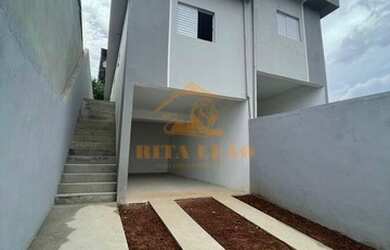 Imagem: A casa possui 2 Dormitórios, 1 Banheiro, 3 Vagas na garagem