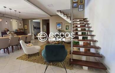 Imagem: O apartamento na cobertura possui 4 Dormitórios, 5 Banheiros