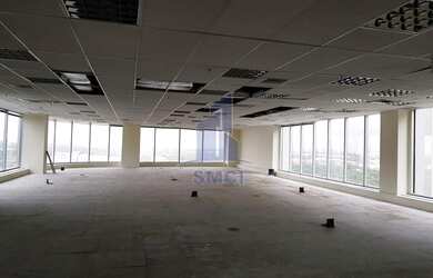 Imagem: O depósito possui 5 Vagas na garagem, 1.173m² de Área e