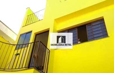 Imagem: A casa possui 3 Dormitórios, 1 Banheiro, 4 Vagas na garagem