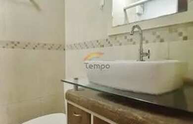 Imagem: O apartamento possui 5 Dormitórios, 1 Banheiro, 1 Vaga na garagem