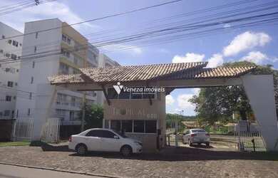 Imagem: O apartamento possui 3 Dormitórios, 1 Banheiro, 2 Vagas na