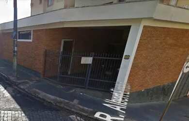 Imagem: A casa possui 3 Dormitórios, 1 Banheiro, 3 Vagas na garagem