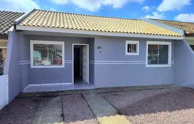 Imagem: A casa possui 2 Dormitórios, 1 Banheiro, 1 Vaga na garagem