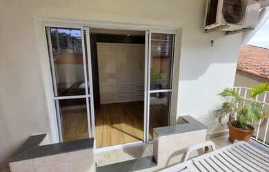 Imagem: A casa possui 3 Dormitórios, 4 Banheiros, 3 Vagas na garagem