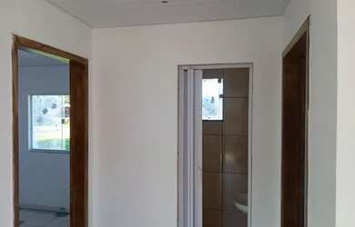 Imagem: A casa possui 2 Dormitórios, 1 Banheiro e está localizado