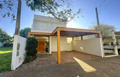 Imagem: A casa em condomínio possui 3 Dormitórios, 4 Banheiros, 2