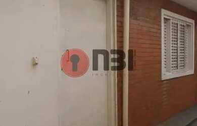 Imagem: A casa possui 2 Dormitórios, 3 Banheiros, 5 Vagas na garagem