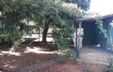 Imagem: A casa possui 2 Dormitórios, 2 Banheiros, 2 Vagas na garagem