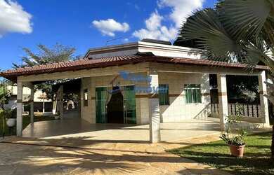 Imagem: A casa em condomínio possui 4 Dormitórios, 5 Banheiros, 4