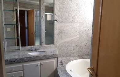 Imagem: O apartamento possui 4 Dormitórios, 5 Banheiros, 4 Vagas na