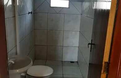 Imagem: A casa possui 2 Dormitórios, 1 Vaga na garagem e está localizado