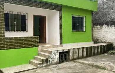 Imagem: A casa possui 3 Dormitórios, 3 Banheiros, 5 Vagas na garagem