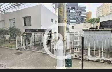 Imagem: O depósito possui 5 Vagas na garagem e 1732m² de Área e está