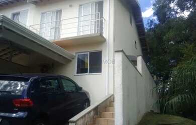 Imagem: A casa possui 3 Dormitórios, 3 Banheiros, 2 Vagas na garagem