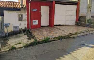 Imagem: A casa possui 2 Dormitórios, 2 Banheiros, 1 Vaga na garagem