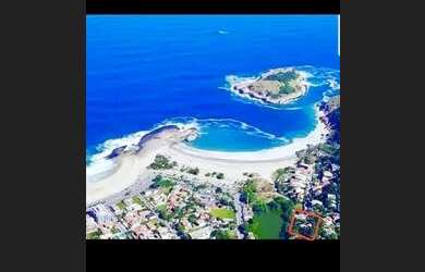 Imagem: A casa possui 5 Dormitórios, 5 Banheiros, 5 Vagas na garagem