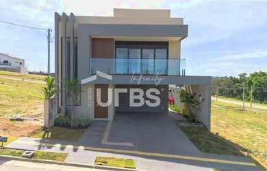 Imagem: A casa em condomínio possui 3 Dormitórios, 4 Banheiros, 2