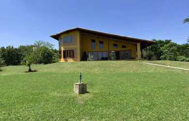 Imagem: A casa em condomínio possui 4 Dormitórios, 5 Banheiros, 5