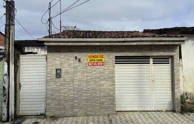 Imagem: A casa possui 4 Dormitórios, 2 Banheiros, 100m² de Área e