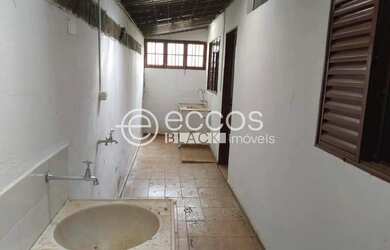 Imagem 9: Casa para aluguel, 2 quartos, 1 suíte, 2 vagas, Custódio Pereira - Uberlândia/MG