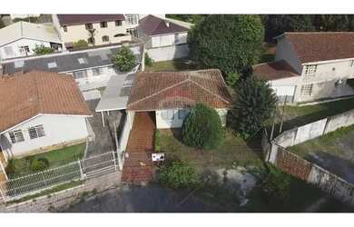 Imagem: O terreno possui 500m² de Área e está localizado em Bacacheri